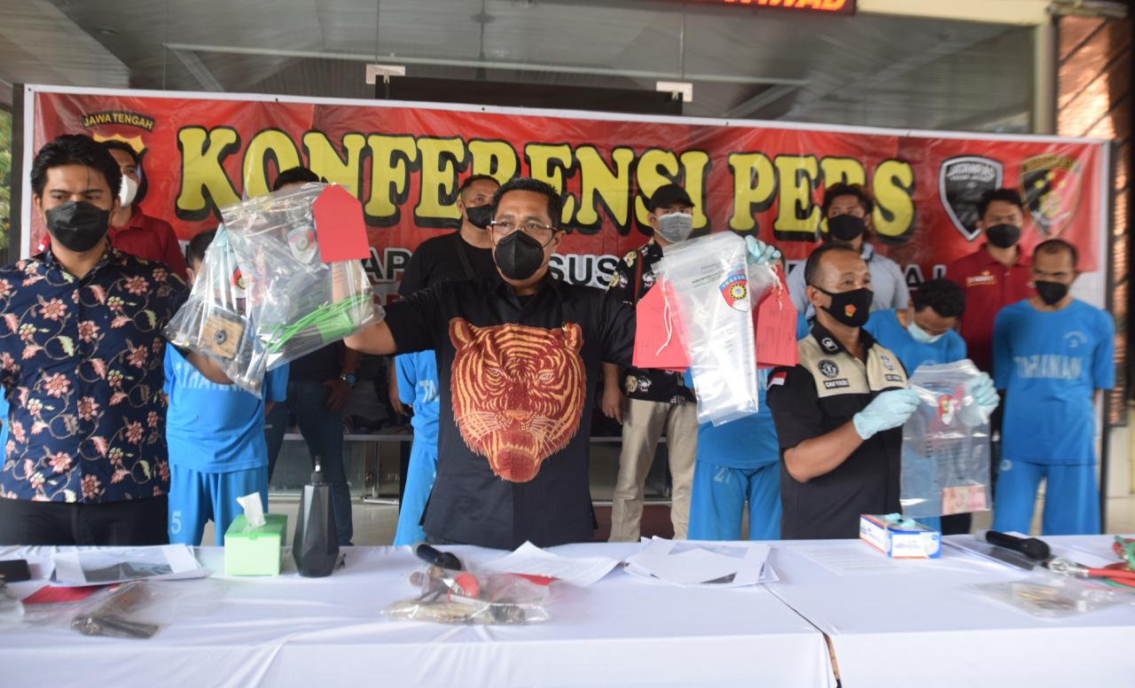 Polda Jateng Bekuk Komplotan...