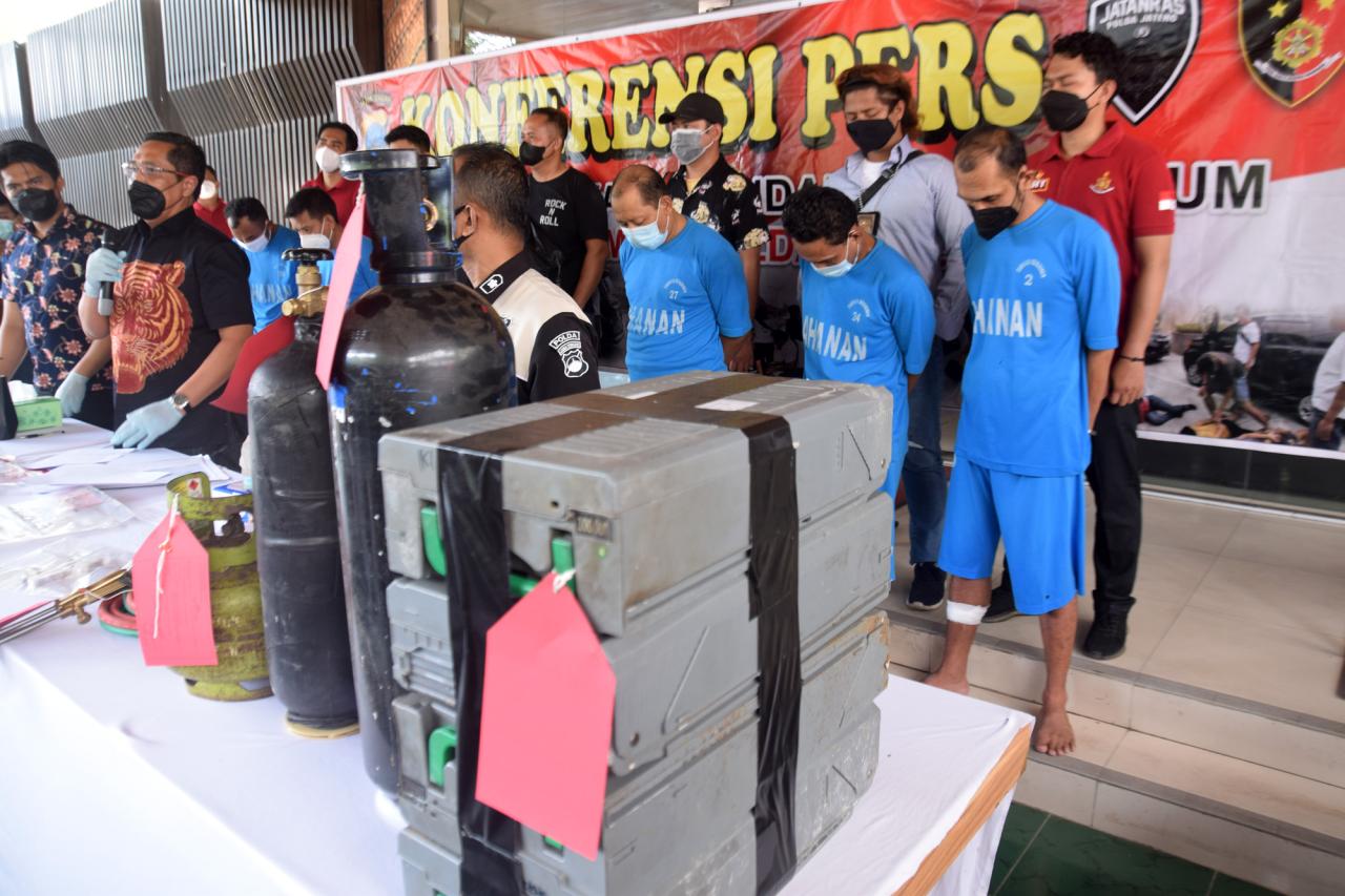 Polda Jateng Bekuk Komplotan...
