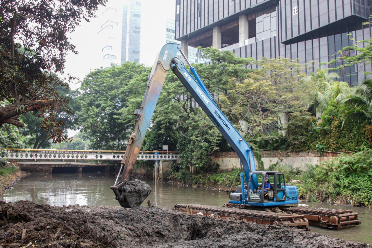 Pengerukan Sungai Krukut...