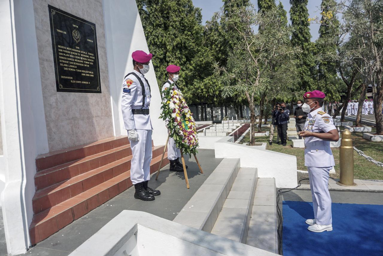 Ziarah Makam Pahlawan...