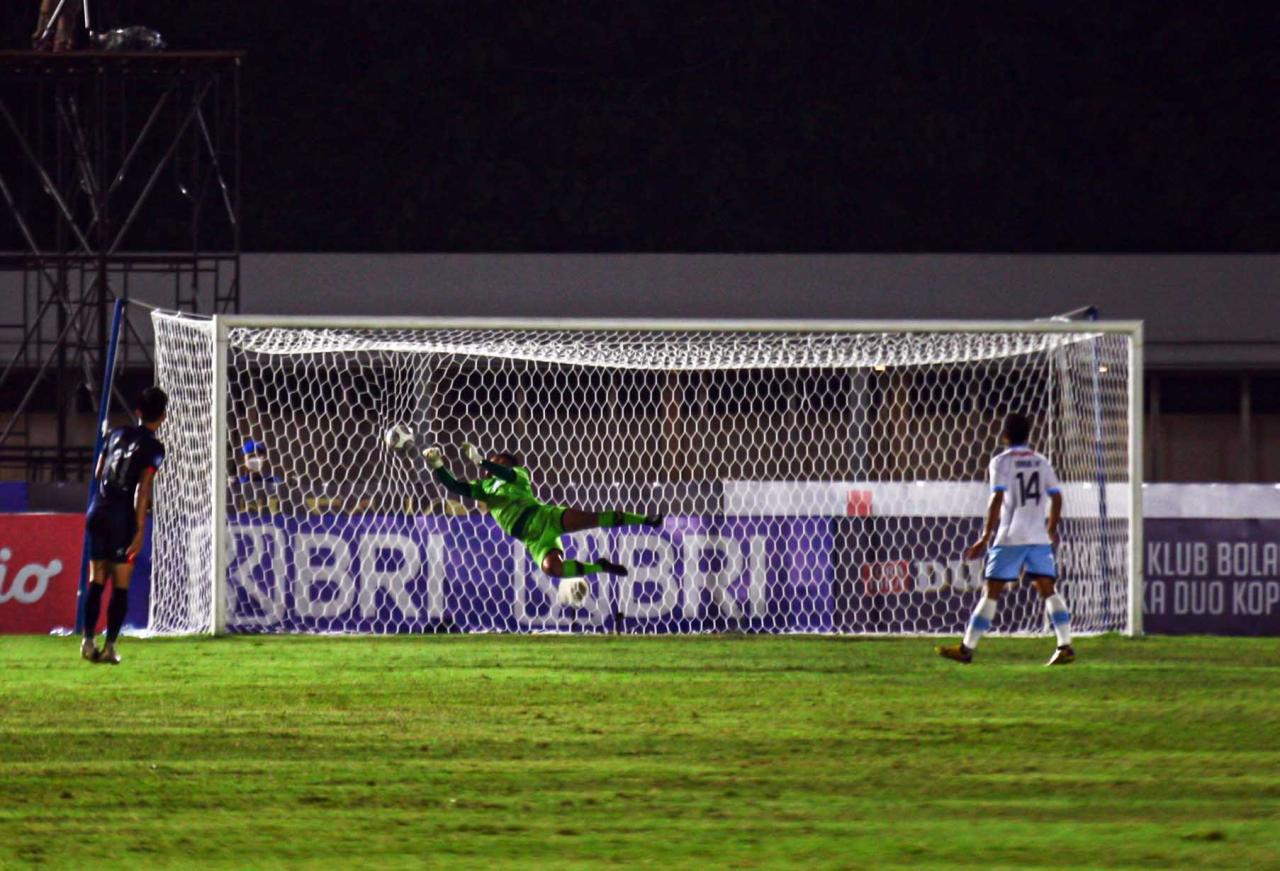Arema FC Libas Persela...