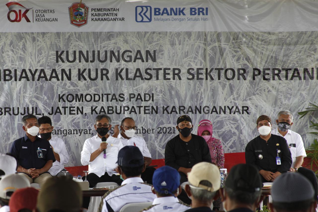 Ketua Komisioner OJK...