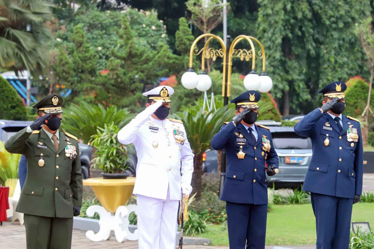 Panglima TNI Pimpin...