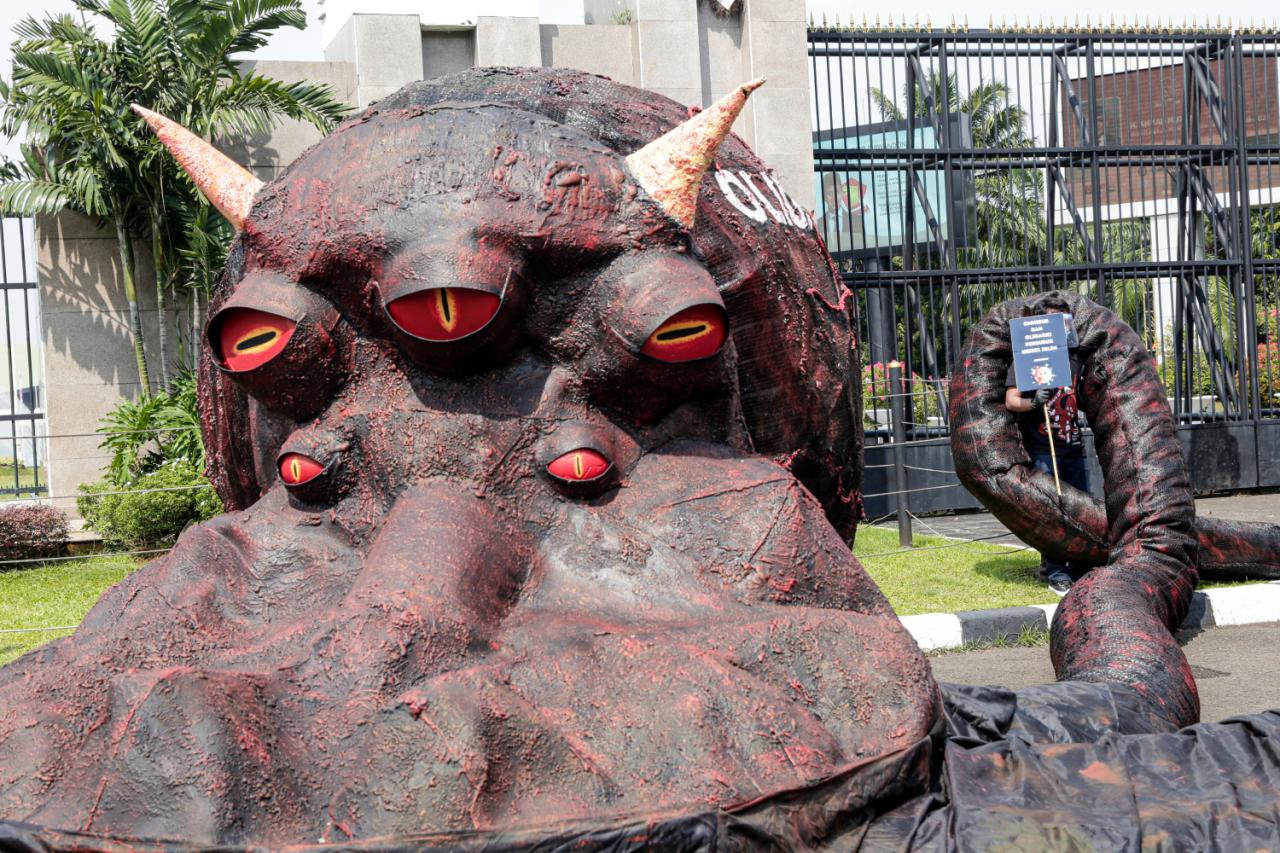 Monster Oligarki Muncul...