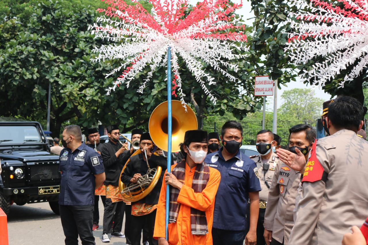Bak Rombongan Pengantin,...