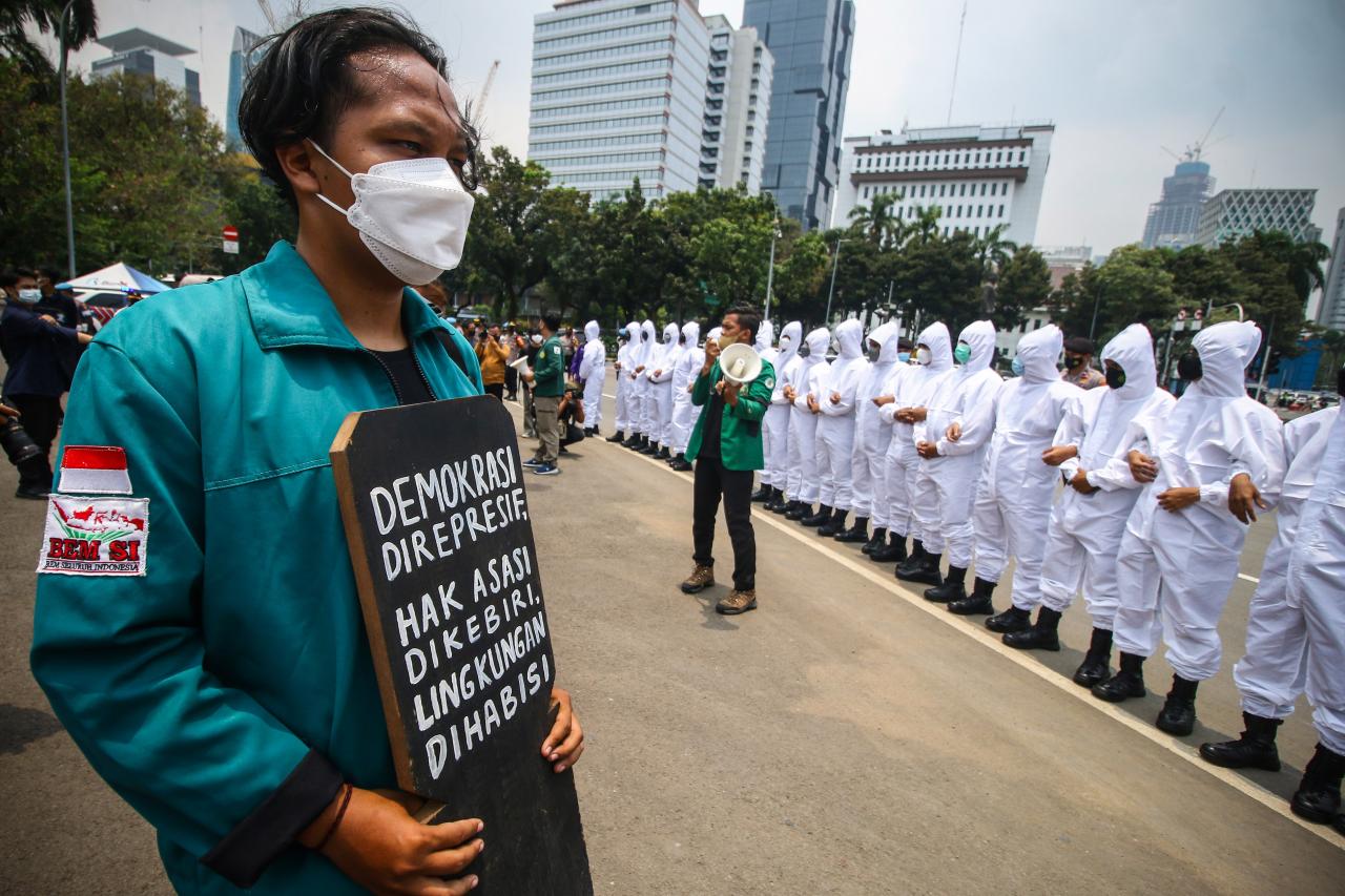 Mahasiswa dan Polisi...