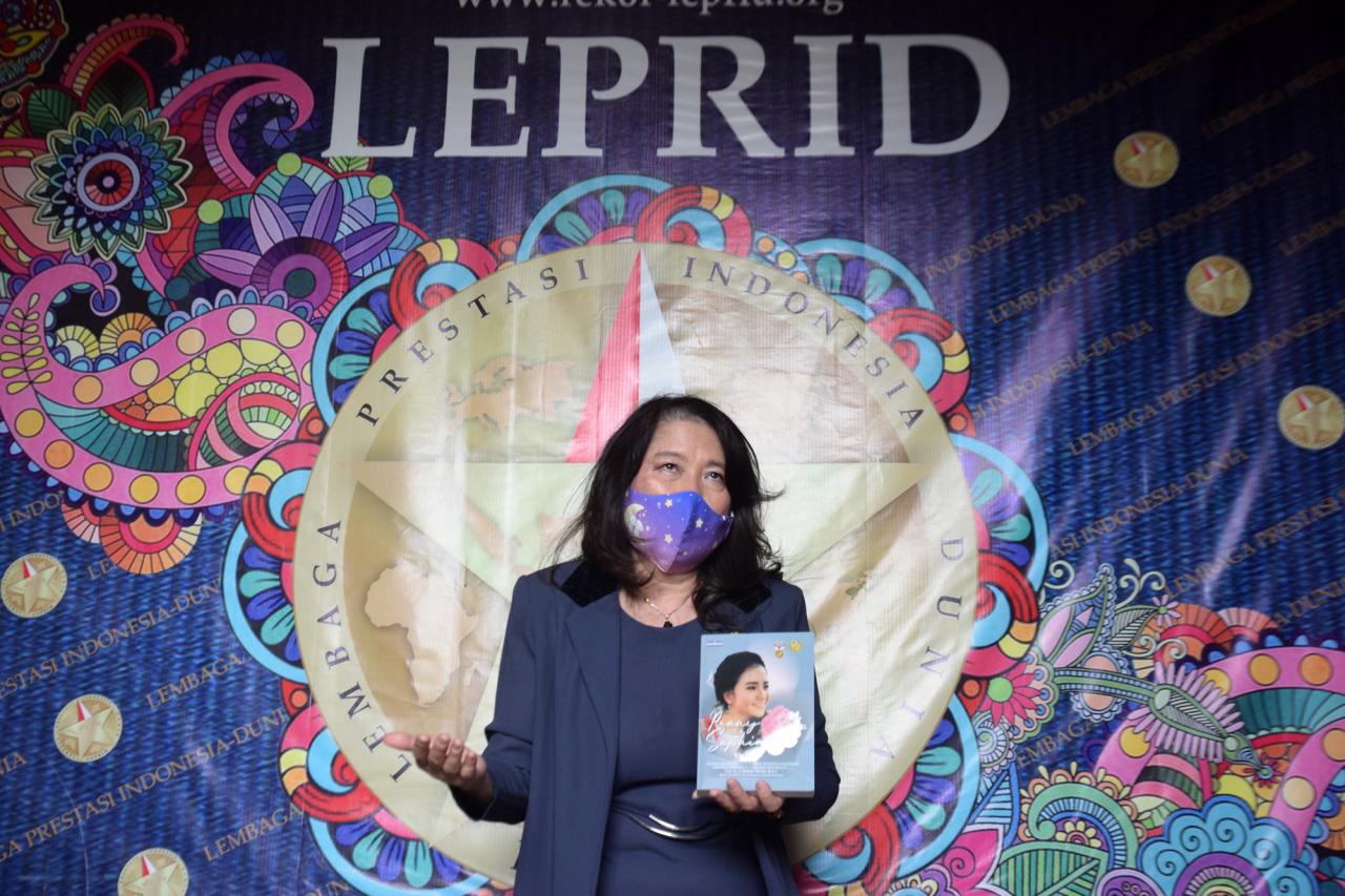 Bidan Pertama Penulis...