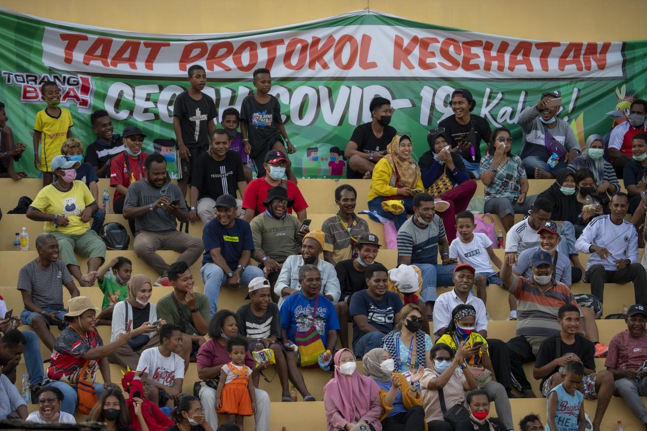 Penonton Padati Pertandingan...