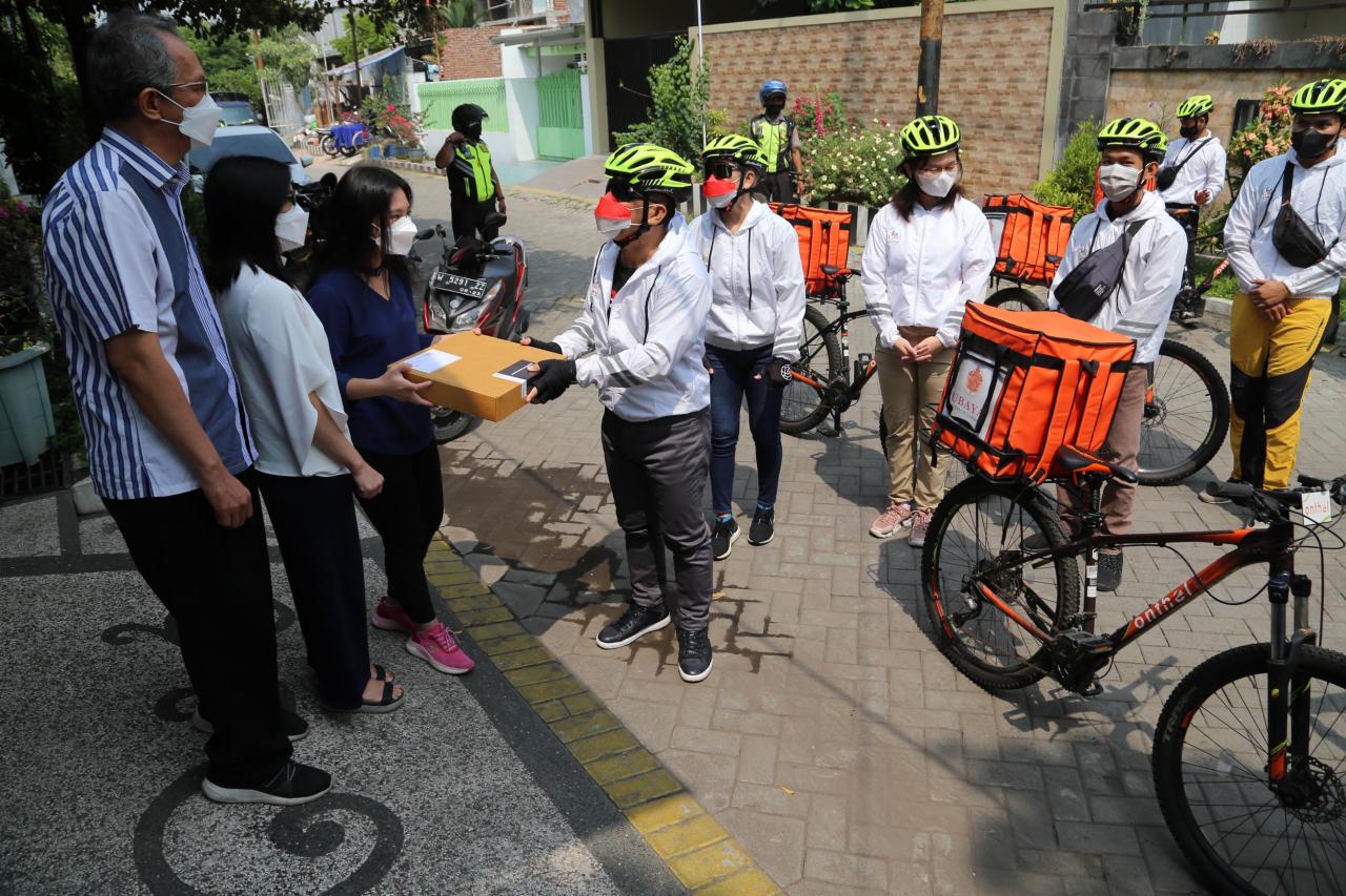 Bikin Kejutan, Rektor...