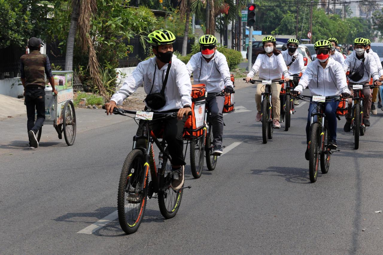 Bikin Kejutan, Rektor...