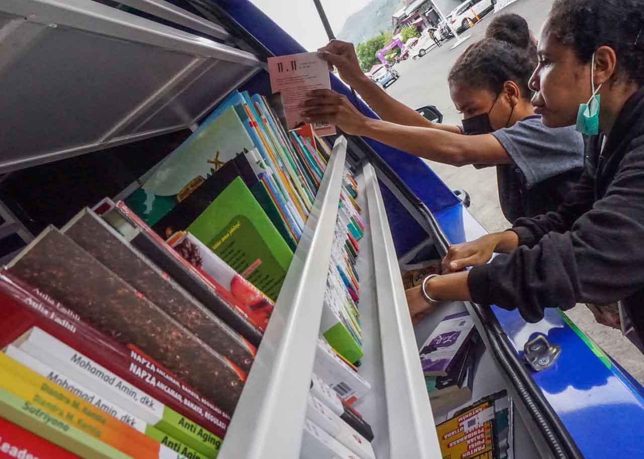 Serunya Membaca Buku...