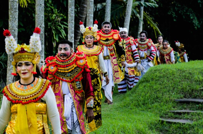 Menginisiasi sebuah...