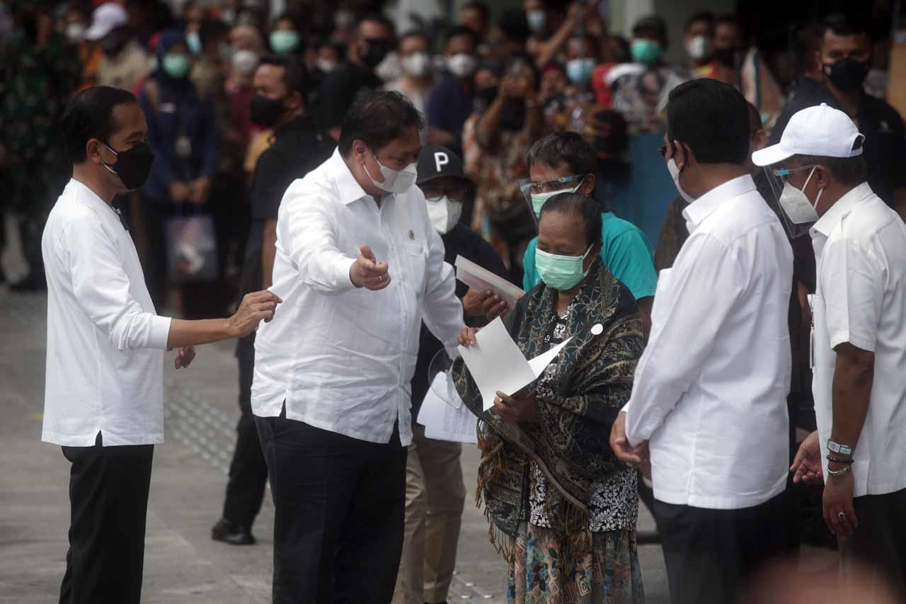 Kunjungi Malioboro,...