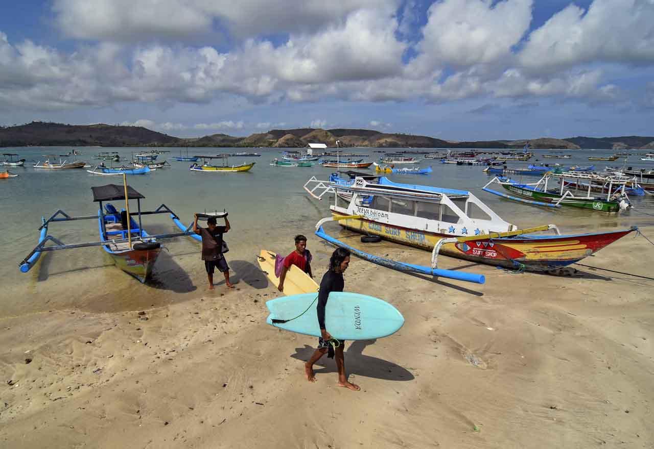 Wisata Surfing Pantai...