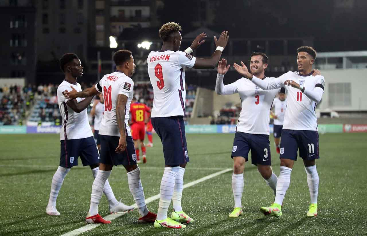 Bombardir Andorra, Inggris...