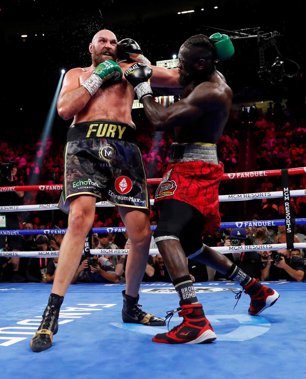 Potret Tyson Fury Pukul...