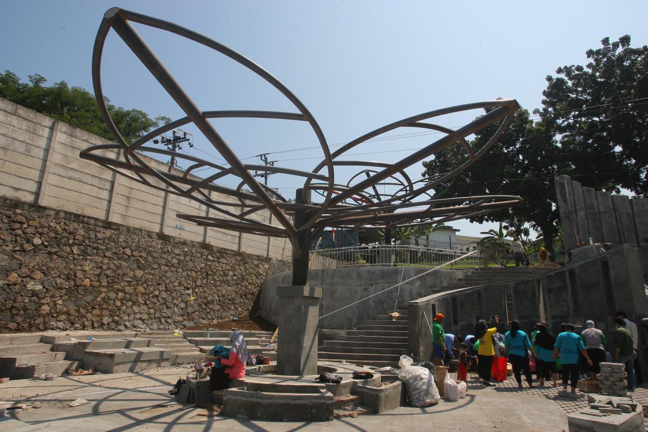Taman Ecobrick Hiasi...