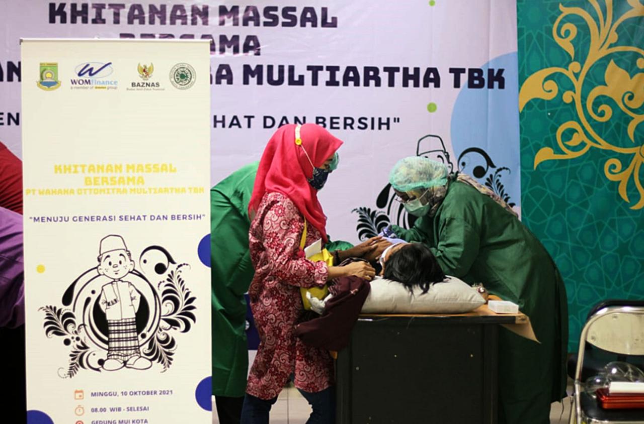 Khitanan Massal di Kota...