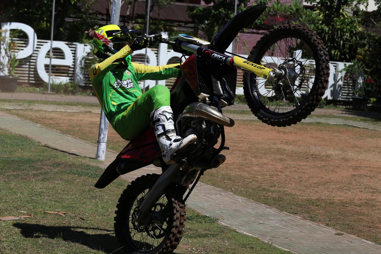 Juarai PON Papua, Mahasiswa...