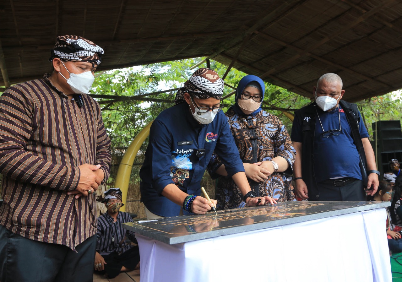 Menteri Sandiaga Uno...