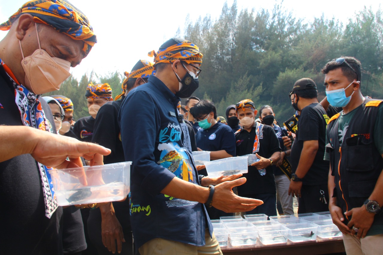 Menteri Sandiaga Memberdayakan...