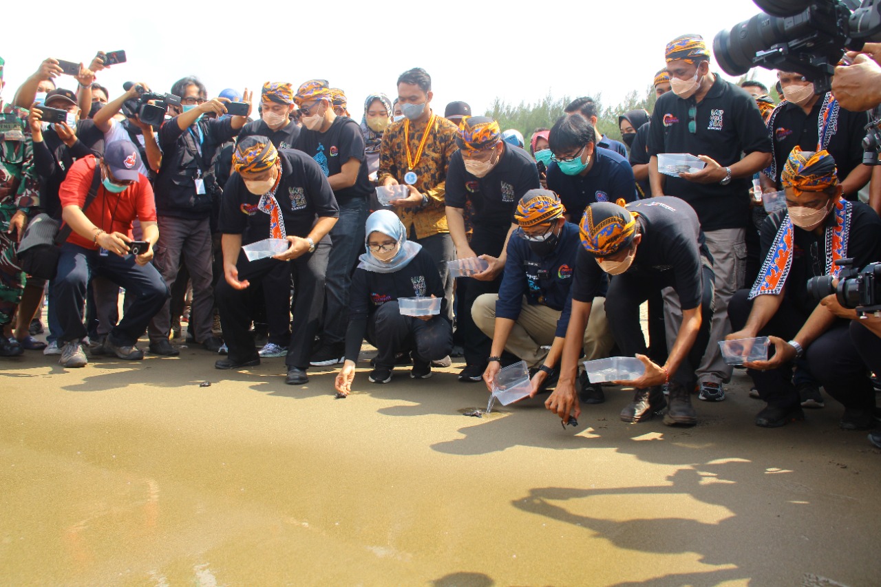 Menteri Sandiaga Memberdayakan...