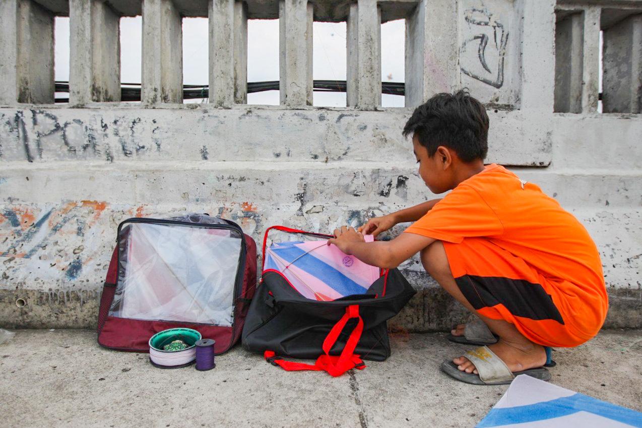 Keseruan Warga Bermain...