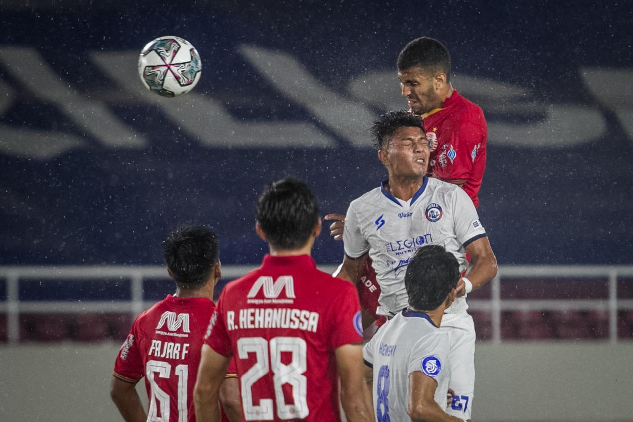 Arema FC Bungkam Persija...