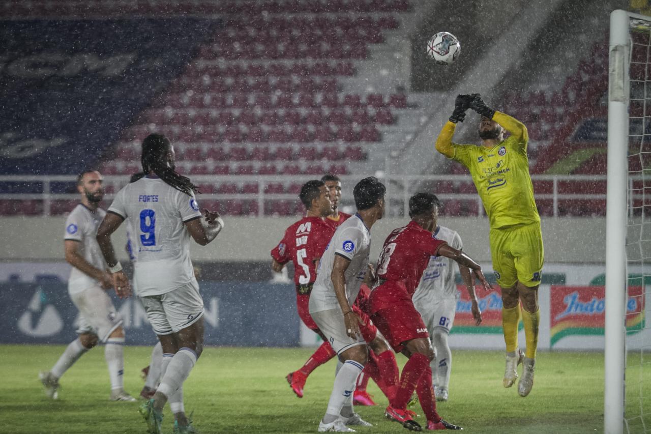 Arema FC Bungkam Persija...