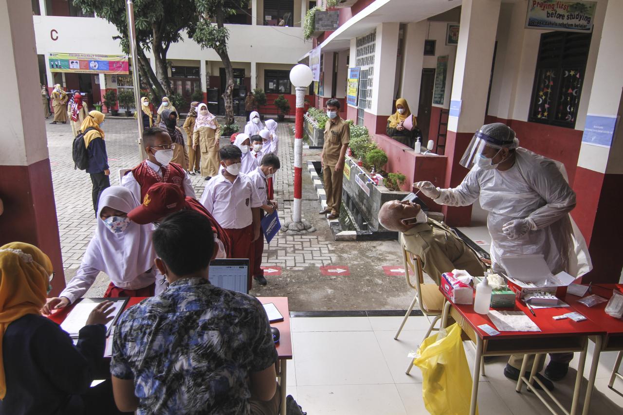 Cegah Klaster Sekolah,...