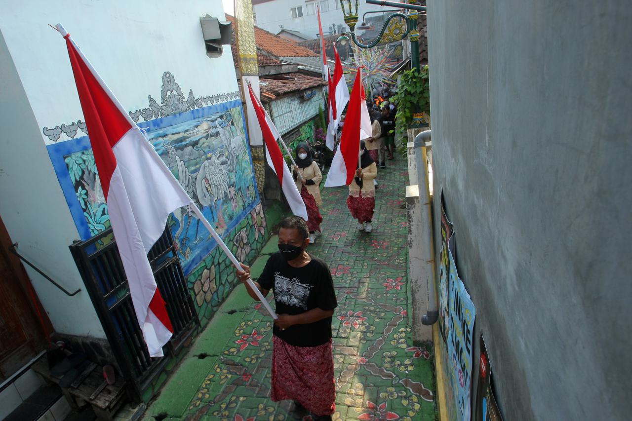 Peringatan 76 Tahun...