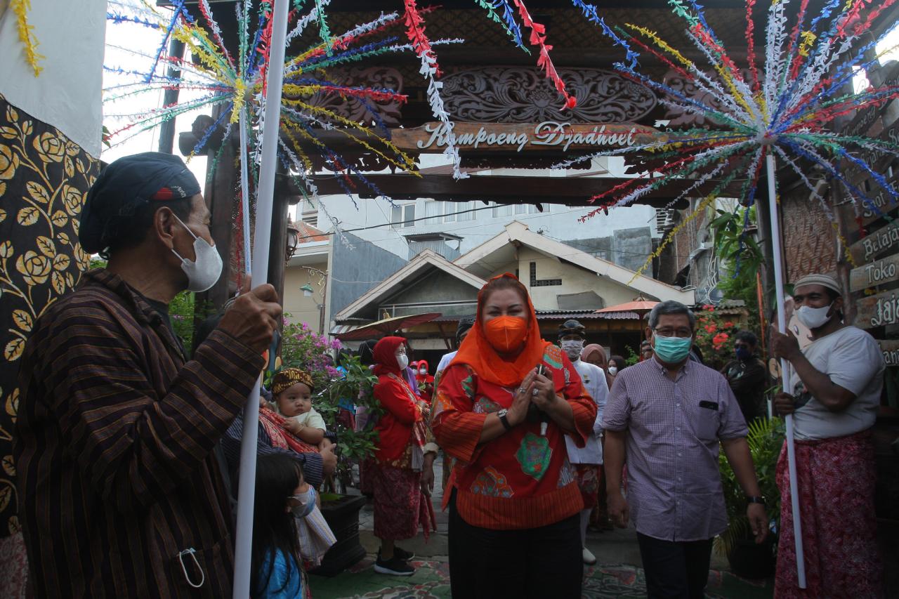 Peringatan 76 Tahun...