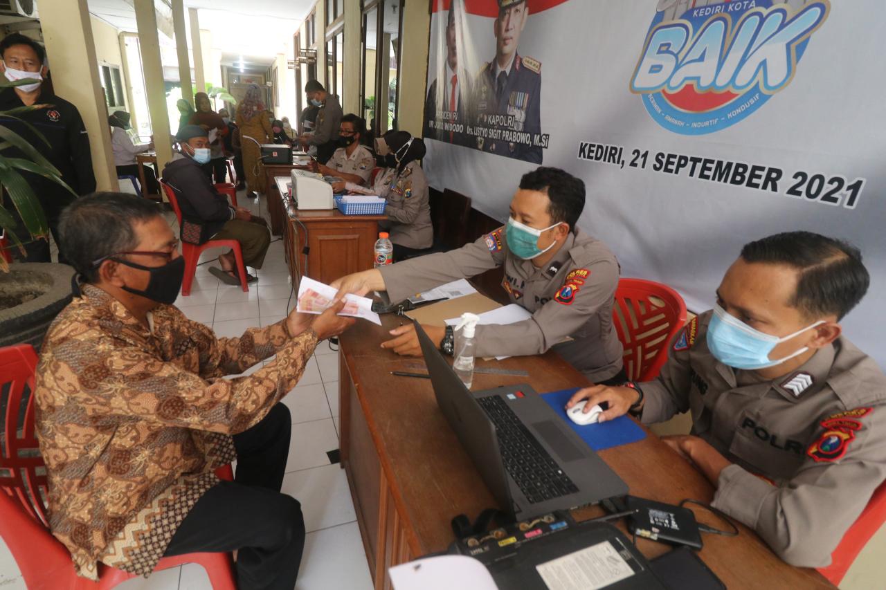 Penyaluran BLT PKL di...