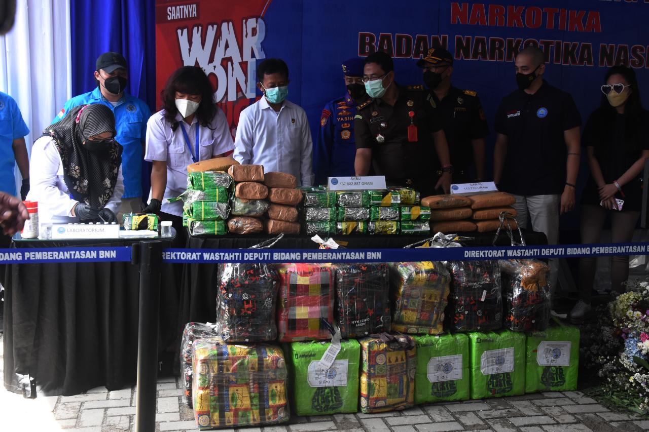 BNN Musnahkan 465 Kg...