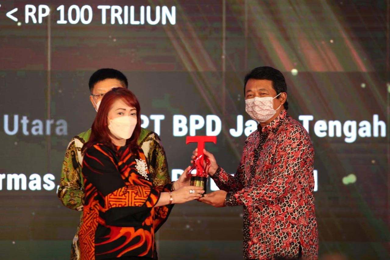 Bank DKI Terima Dua...