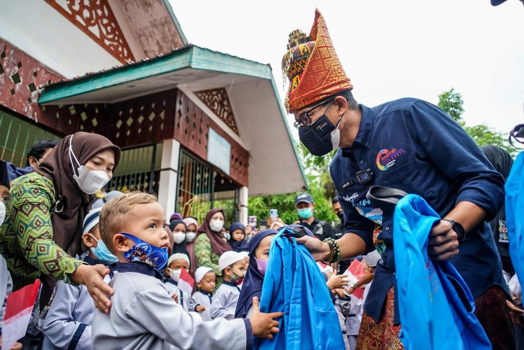 Menteri Sandiaga Uno...