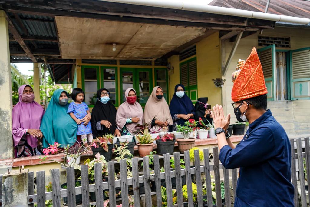 Menteri Sandiaga Uno...
