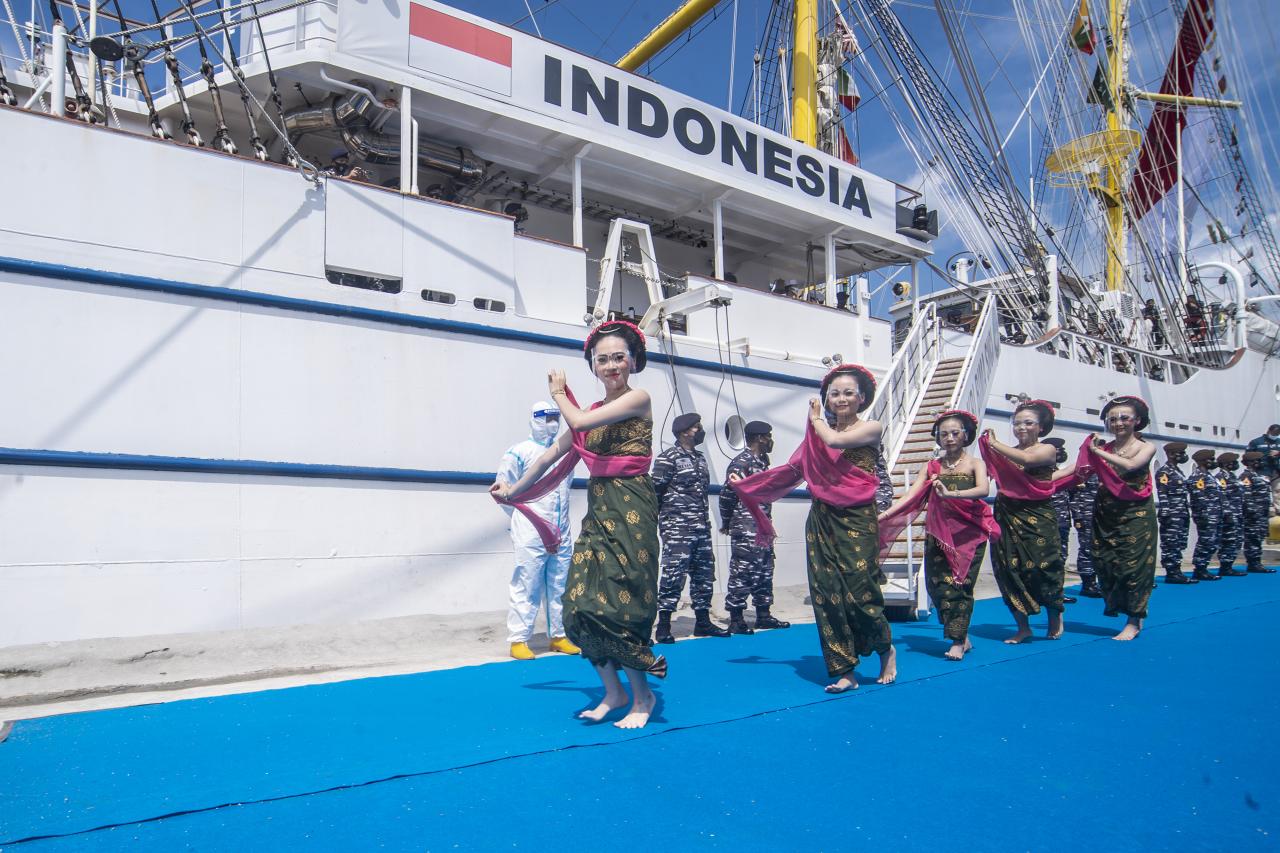 Tiba di Cilacap, Komandan...