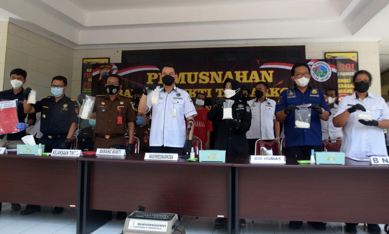 Polda Jateng Musnahkan...
