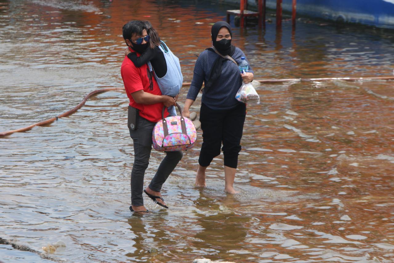 Pelabuhan Kali Adem...