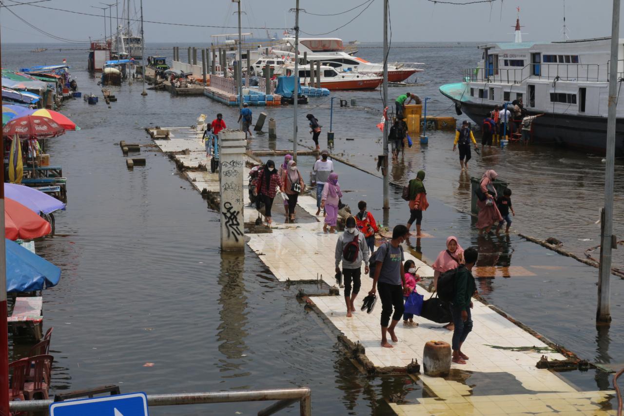 Pelabuhan Kali Adem...