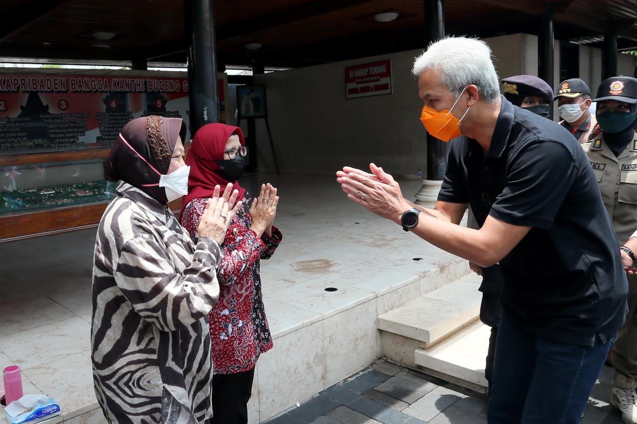 Ganjar Pranowo Berziarah...