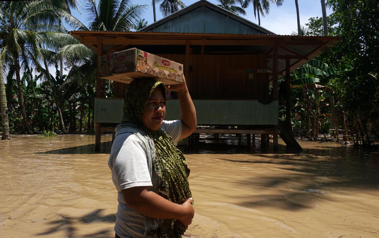 Banjir 2,5 Meter Rendam...