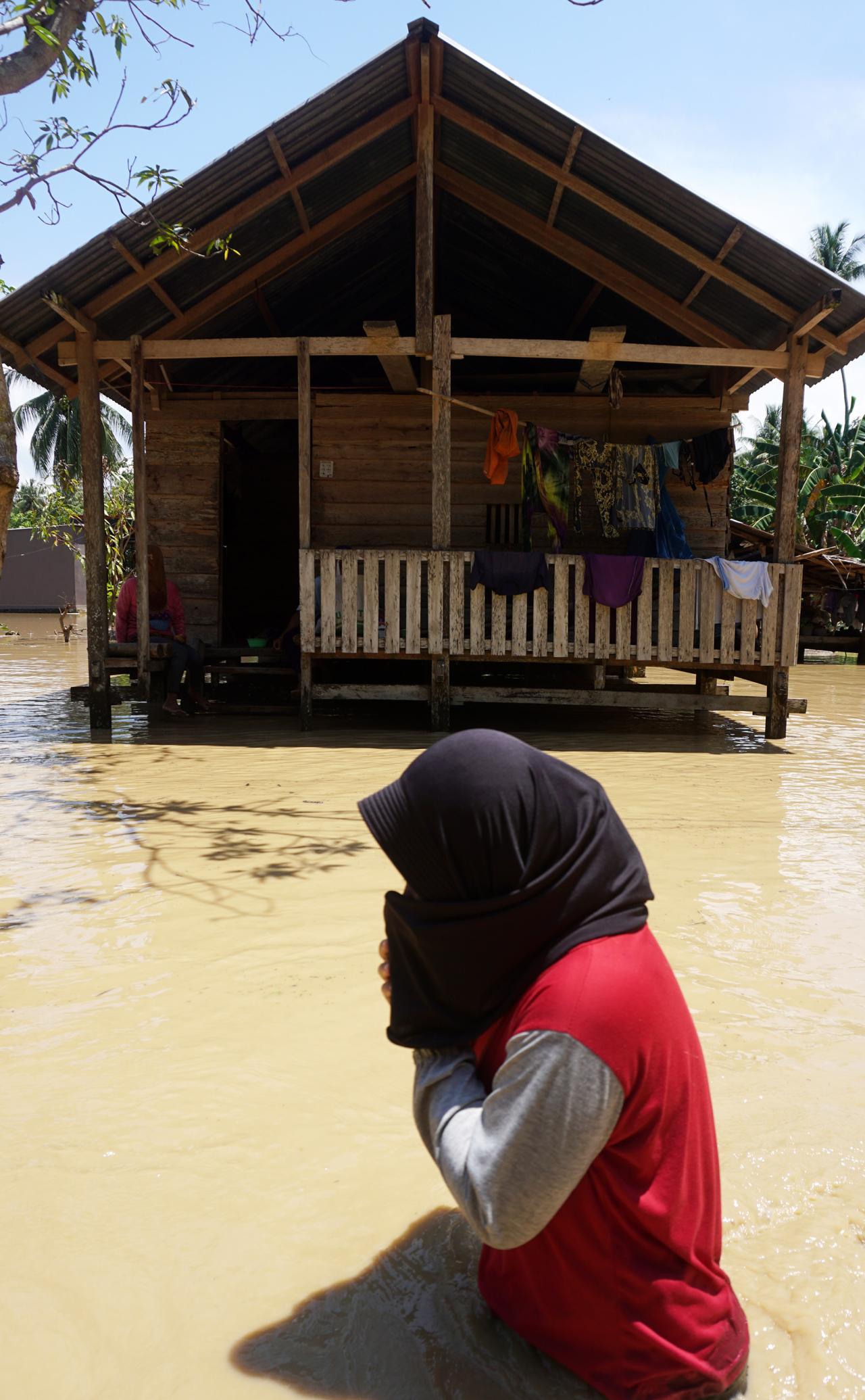 Banjir 2,5 Meter Rendam...
