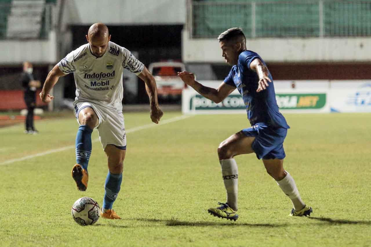 Persib Bandung Kalahkan...