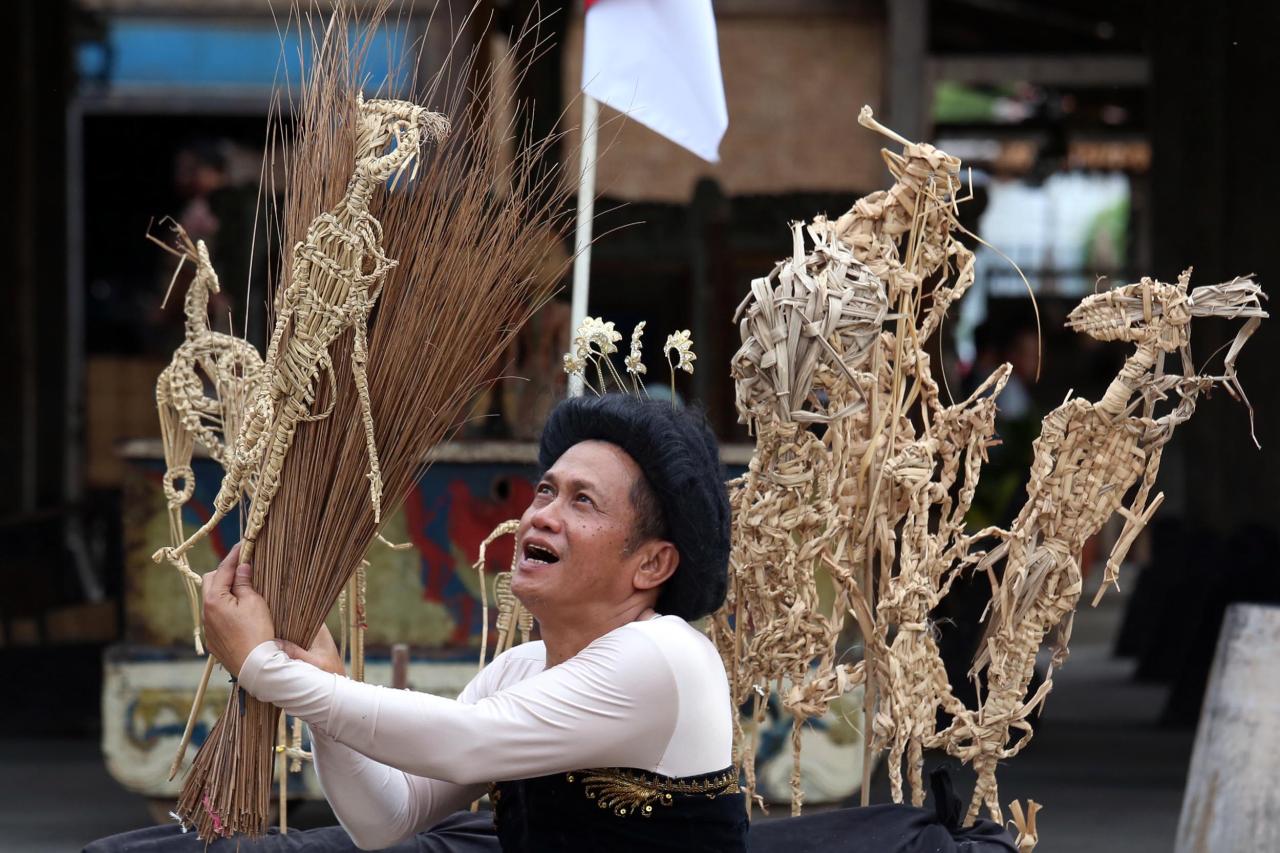 Pentas Wayang Suket...