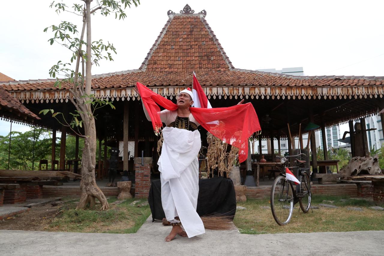 Pentas Wayang Suket...