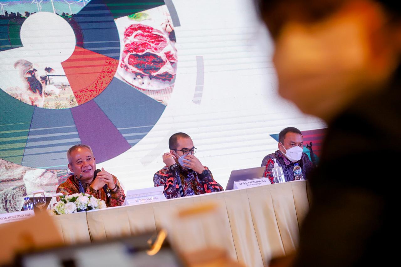 Gelar IPO dengan Tawarkan...