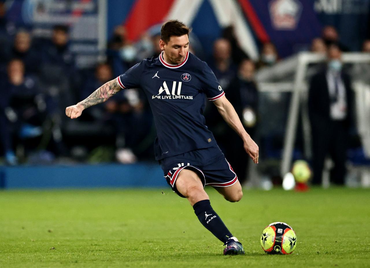 PSG Bungkam Lille 2-1,...