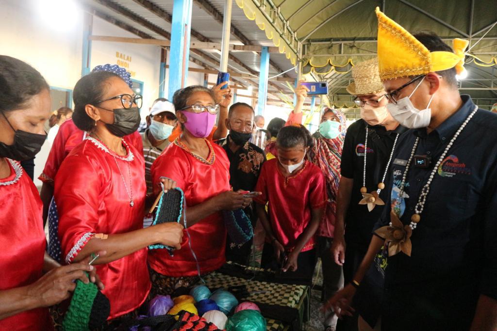 Sandiaga Uno : Berwisatalah...
